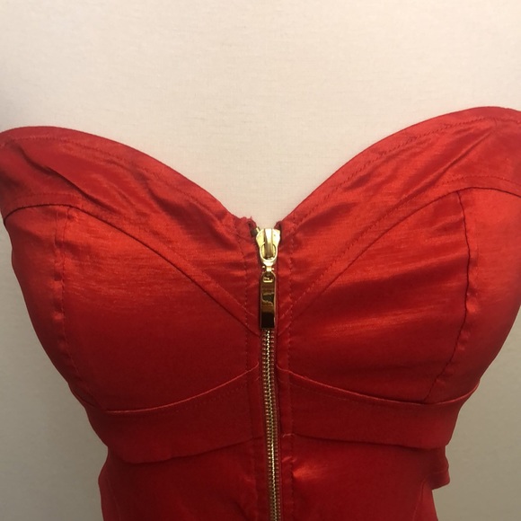 Red Shapeware - Picture 2 of 8